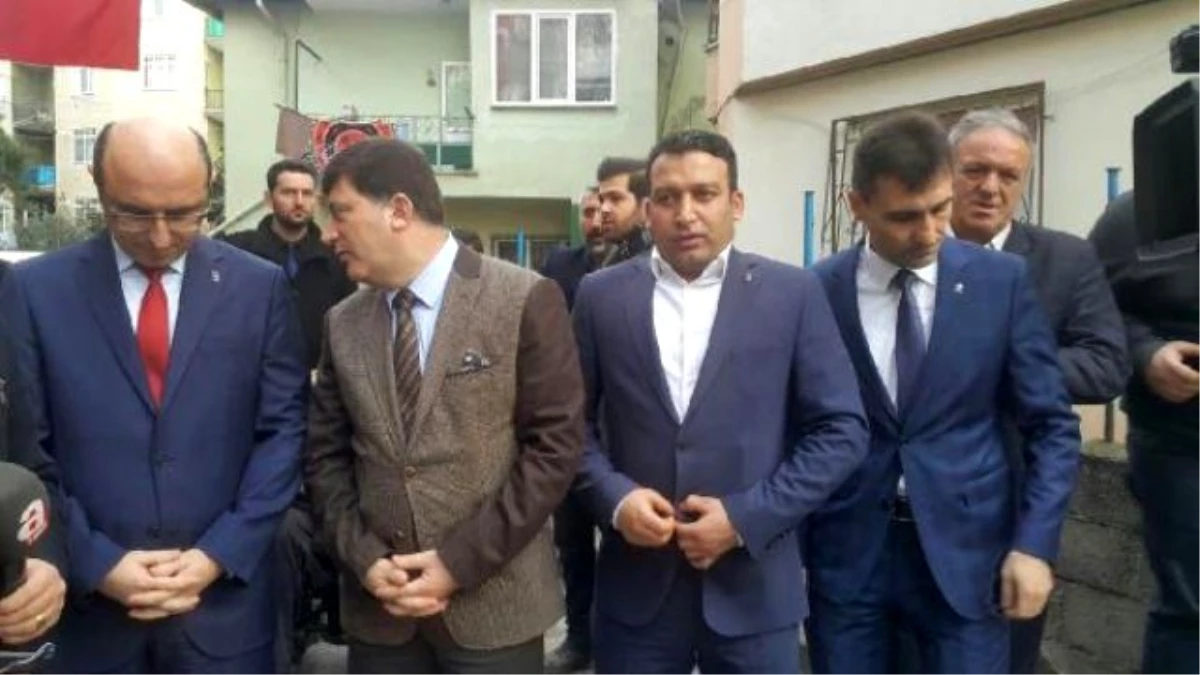 AK Parti Diyarbakır İl Başkanı, Gölcük\'te Şehit Polisin Ailesini Ziyaret Etti