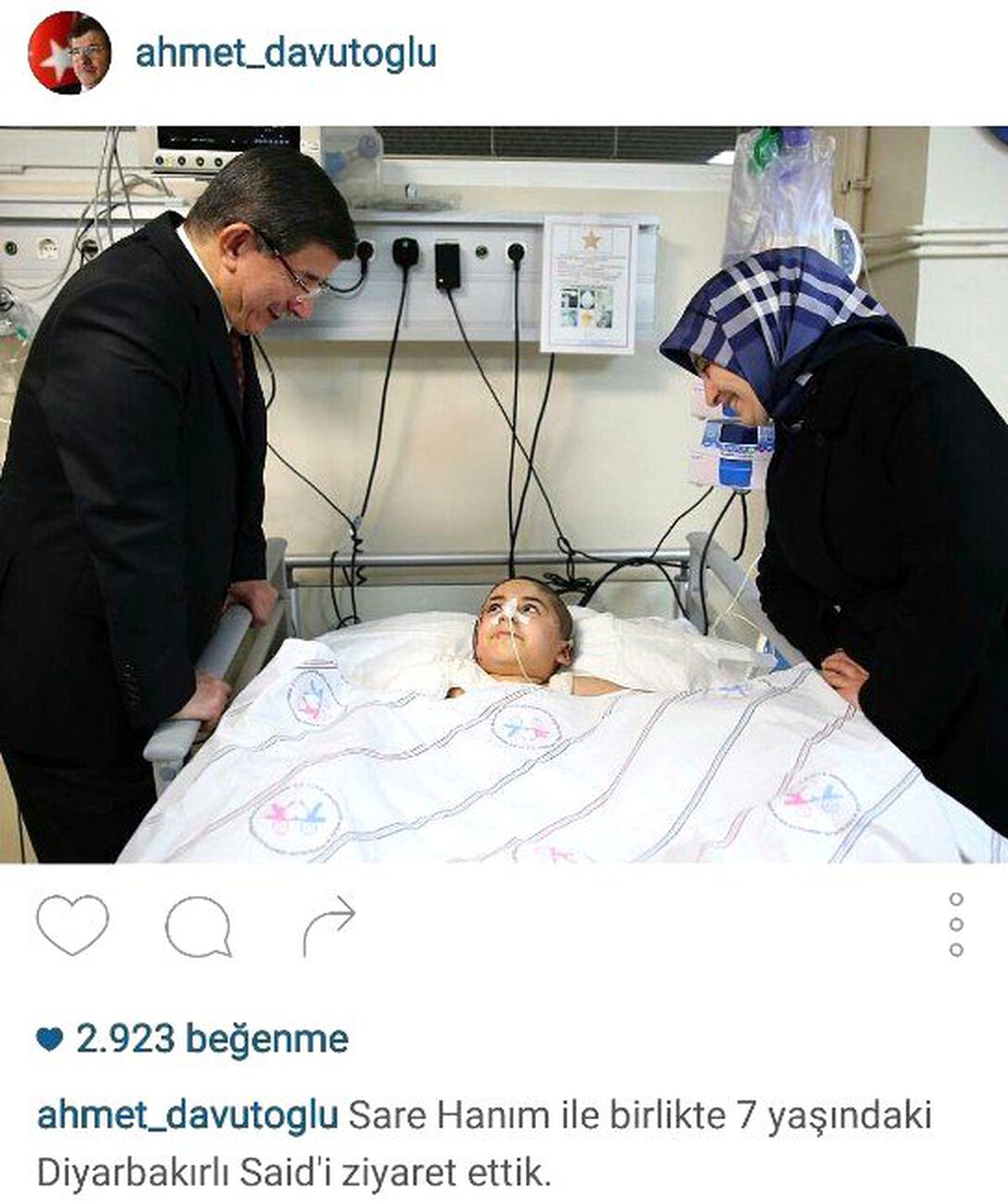 Başbakan Davutoğlu, 7 Yaşındaki Said Tan\'ı Hastanede Ziyaret Etti