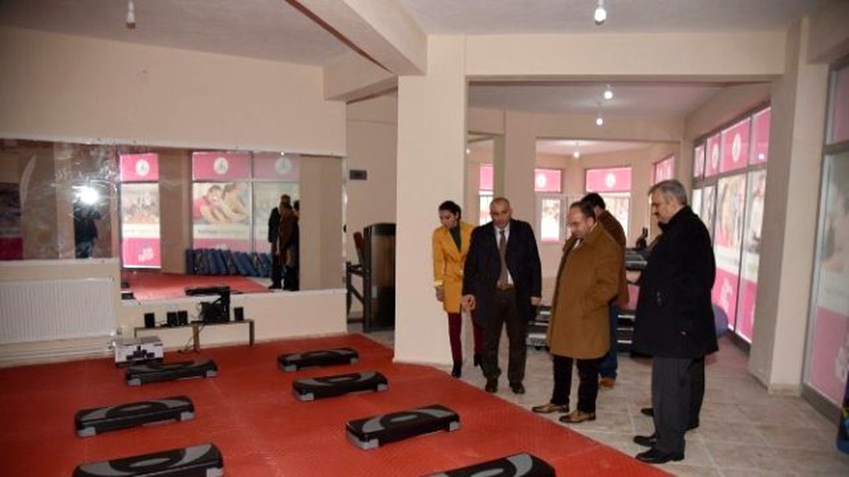 Başkan Üzülmez Kadın Spor Merkezini İnceledi