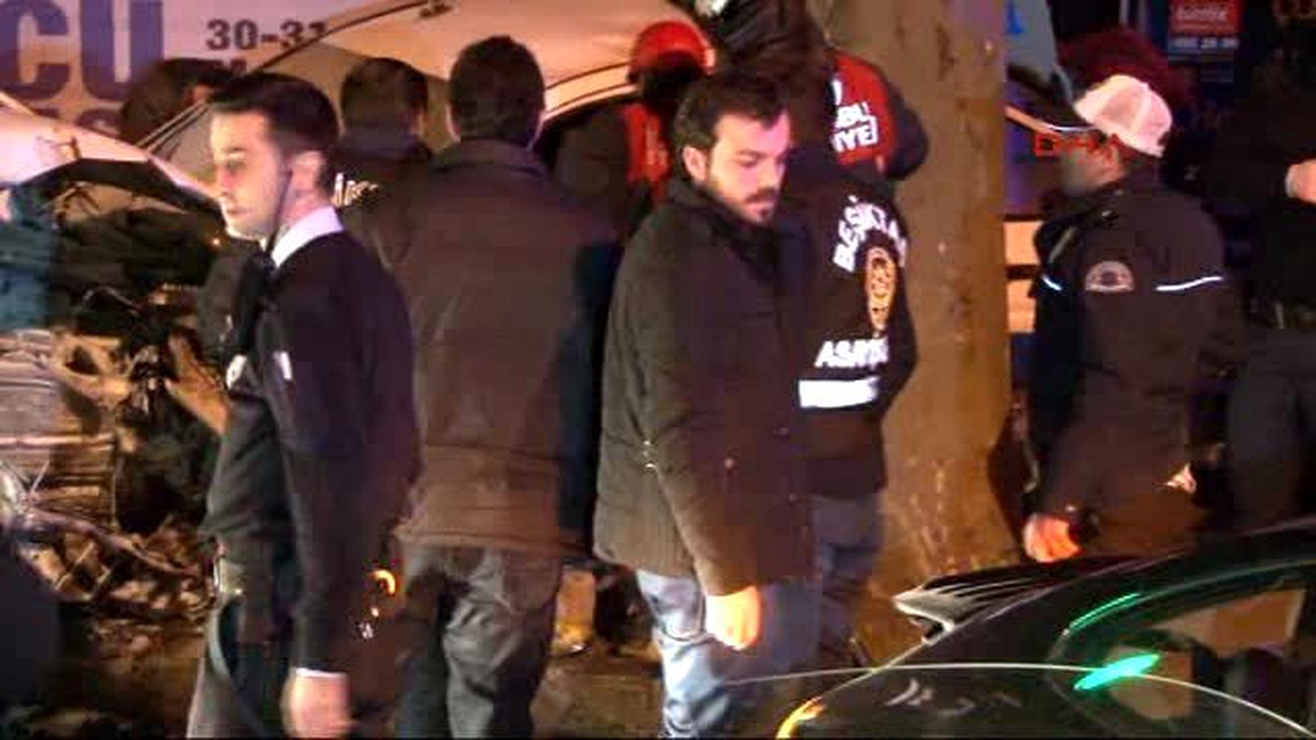 Beşiktaş\'ta Trafik Kazası: 1 Polis Şehit, 1 Yaralı