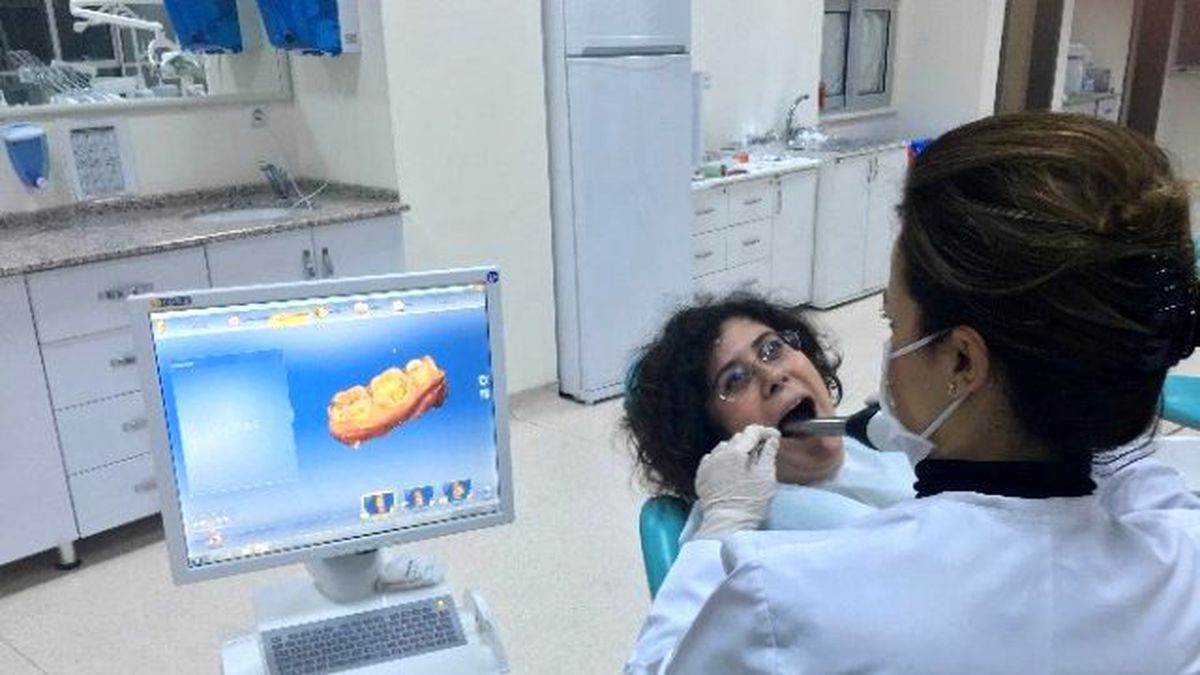 Beü Diş Hekimliği Fakültesi Dolgu ve Protez Tedavilerinde Son Teknoloji ile Hastalara Hizmet Veriyor