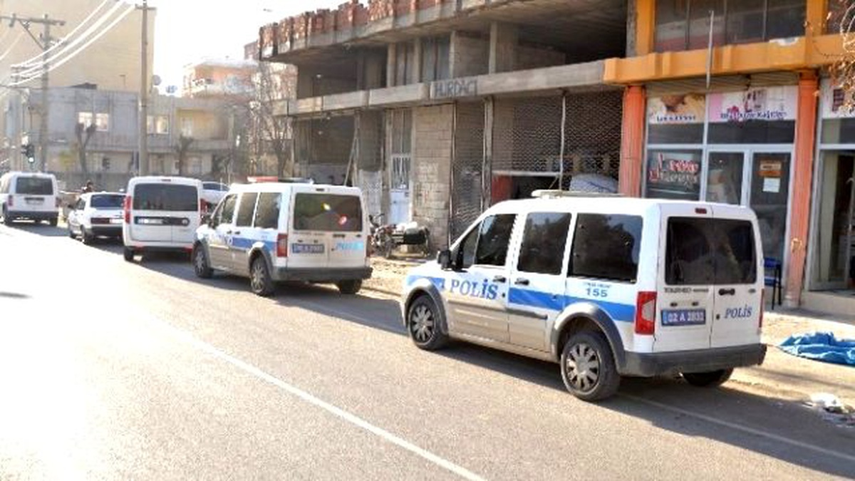 Çaldıkları İleri Sürülen Bakır Leğenleri Satarken Yakalandılar