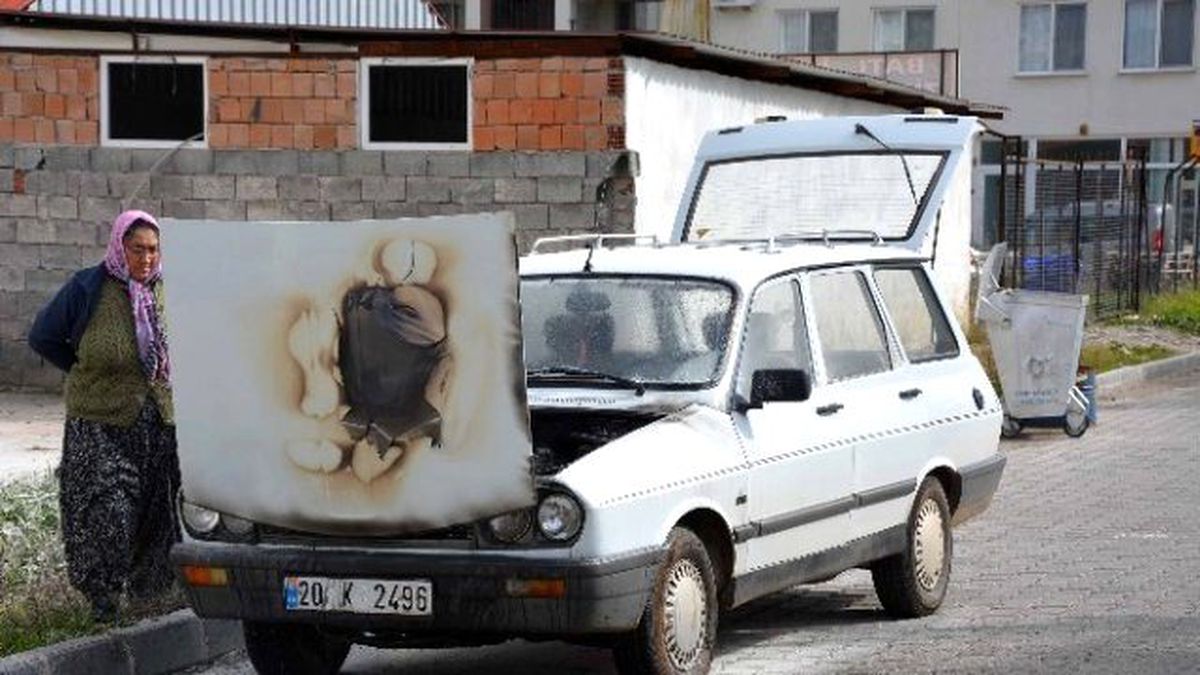 Ortaca\'da Hareket Halindeki Araç Alev Aldı