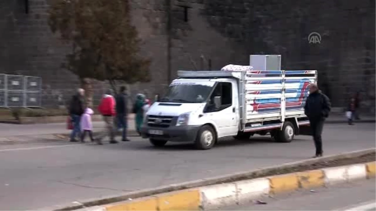 PKK Mensuplarının Saldırıları Dolayısıyla Mağdur Olan Aileler, Evlerinden Ayrılmaya Devam Ediyor (2)