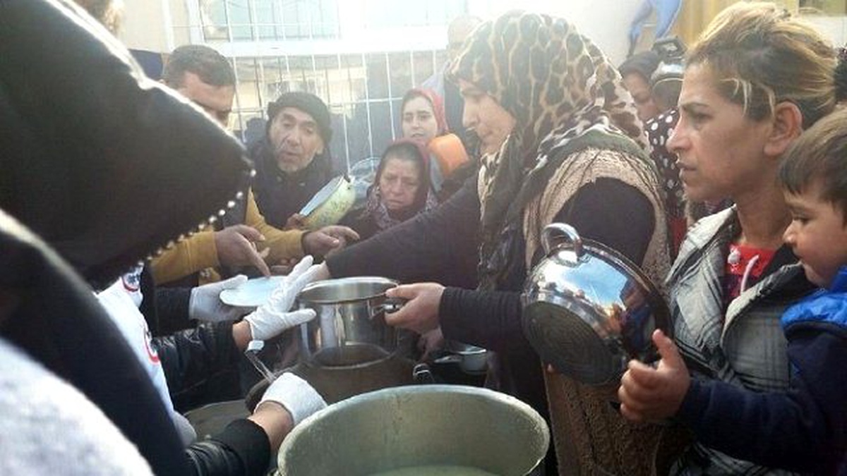 Romanlar Derniği 500 Kişiye Yemek Dağıttı