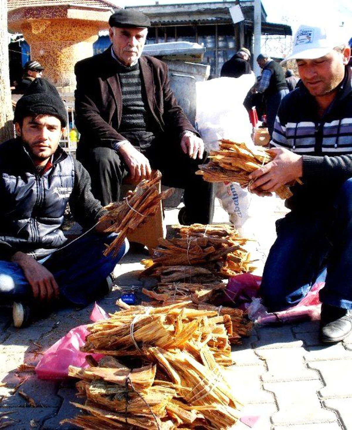 Sarıgöl\'de Çıra Satışlarına Yoğun Talep