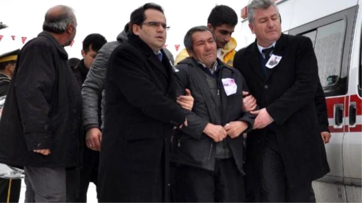 Şehit Astsubay Erdoğan\'ı Son Yolculuğuna 5 Bin Kişi Uğurladı