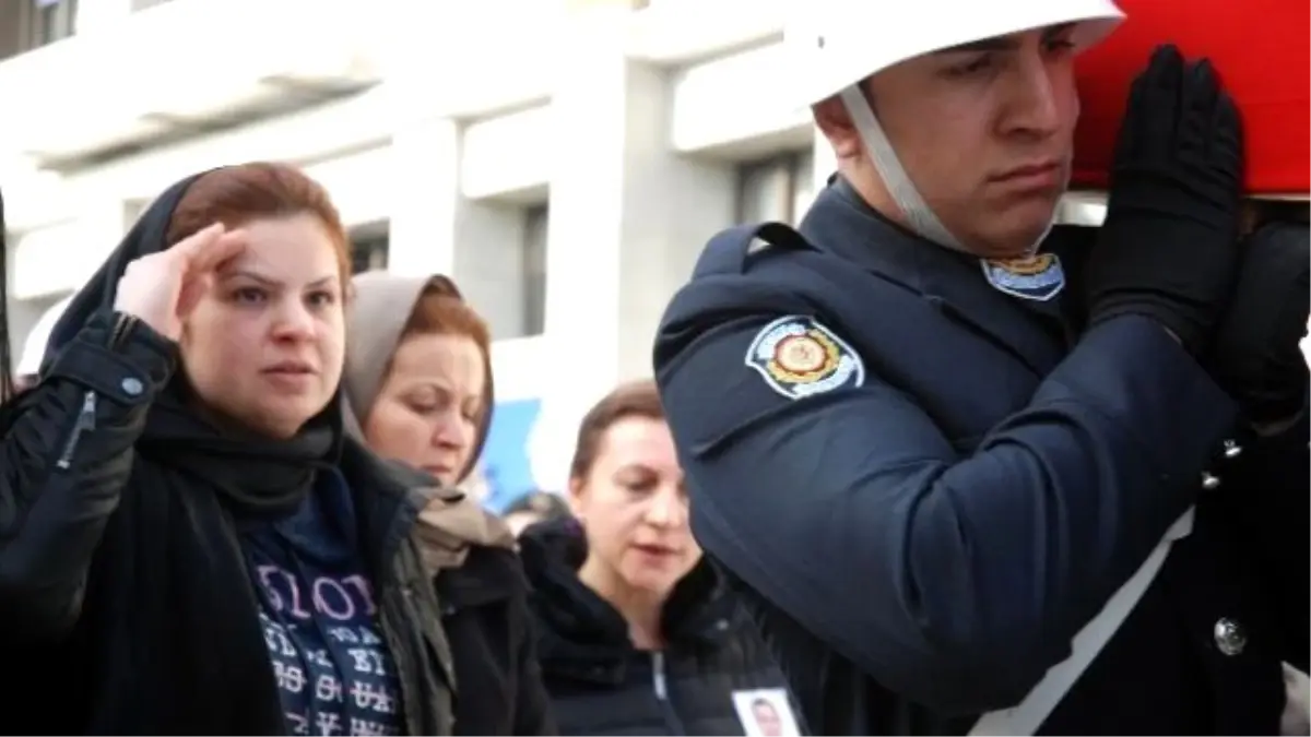 Şehit Polisi Asker Selamıyla Uğurlayan Eşi: Çetin\'in Oğlu Cezasını Çekecek