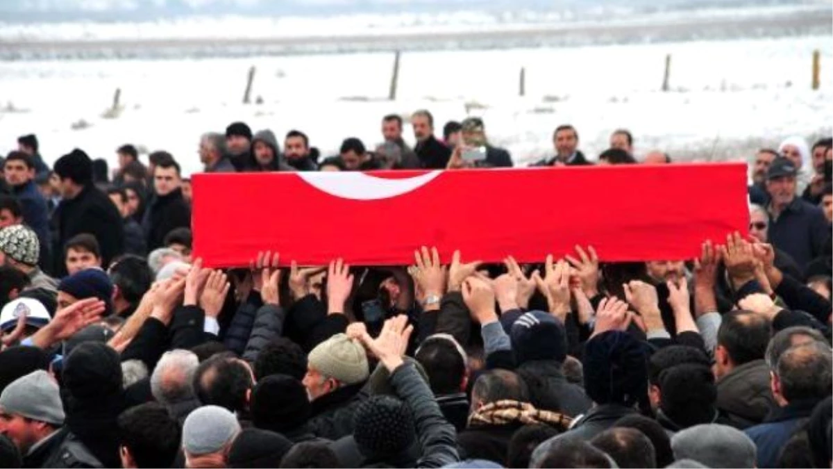 Şehit Uzman Çavuş Osman Ateş, Gözyaşlarıyla Son Yolculuğuna Uğurladı