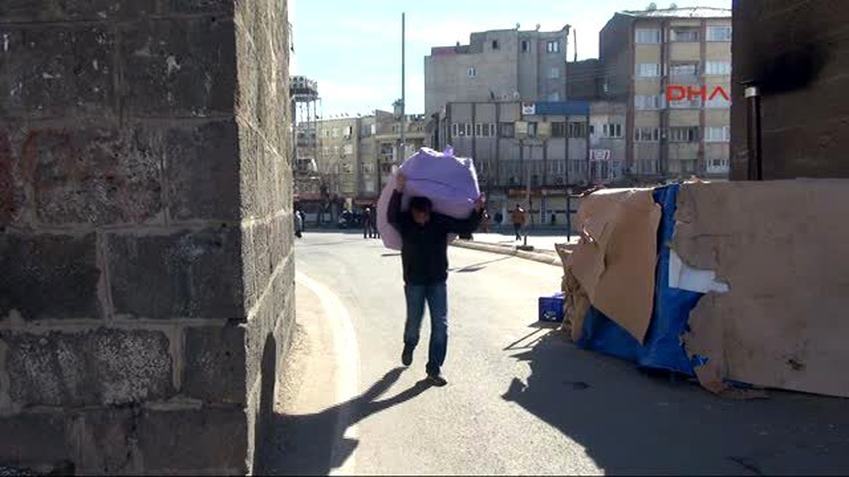 Sur\'da Binlerce Kişiyi Göç Ettiren Söylenti: Olaylar Yayılacak