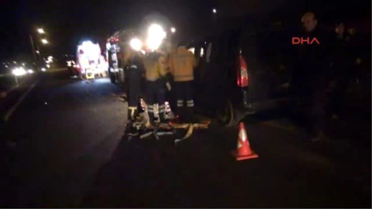 Tekirdağ - Kamyona Çarpan Araç Sürücüsü Yaralandı