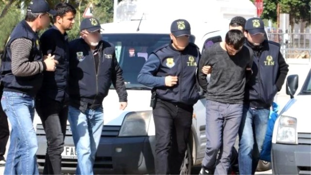Antalya\'daki Patlamalarla İlgili 2 Kişi Tutuklandı
