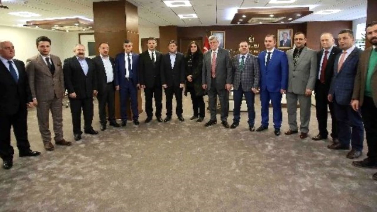 Başkan Karaosmanoğlu, Tüksiad Heyeti ile Bir Araya Geldi
