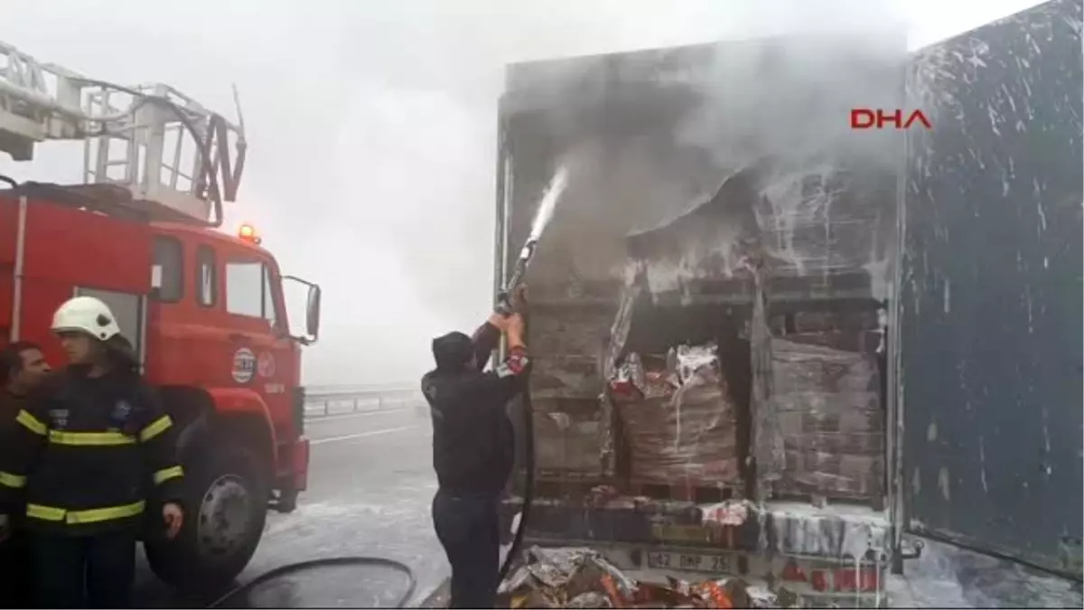 Düzce Tır\'ın Dorsesi Yandı, Sürücü Ağladı