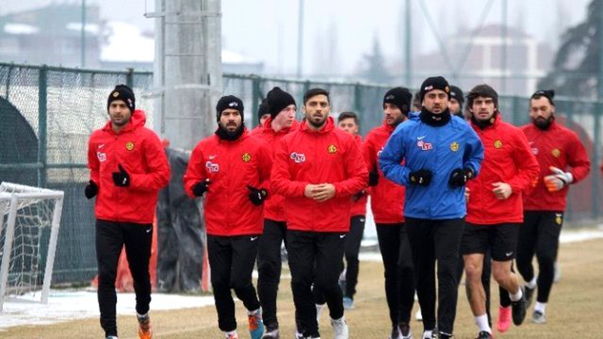 Eskişehirspor Lige Verilen Arayı Antrenman Yaparak Değerlendirdi
