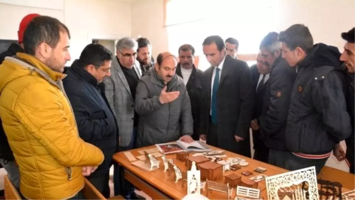 Kaymakam Erkan\'dan El Sanatları Kursuna Ziyaret