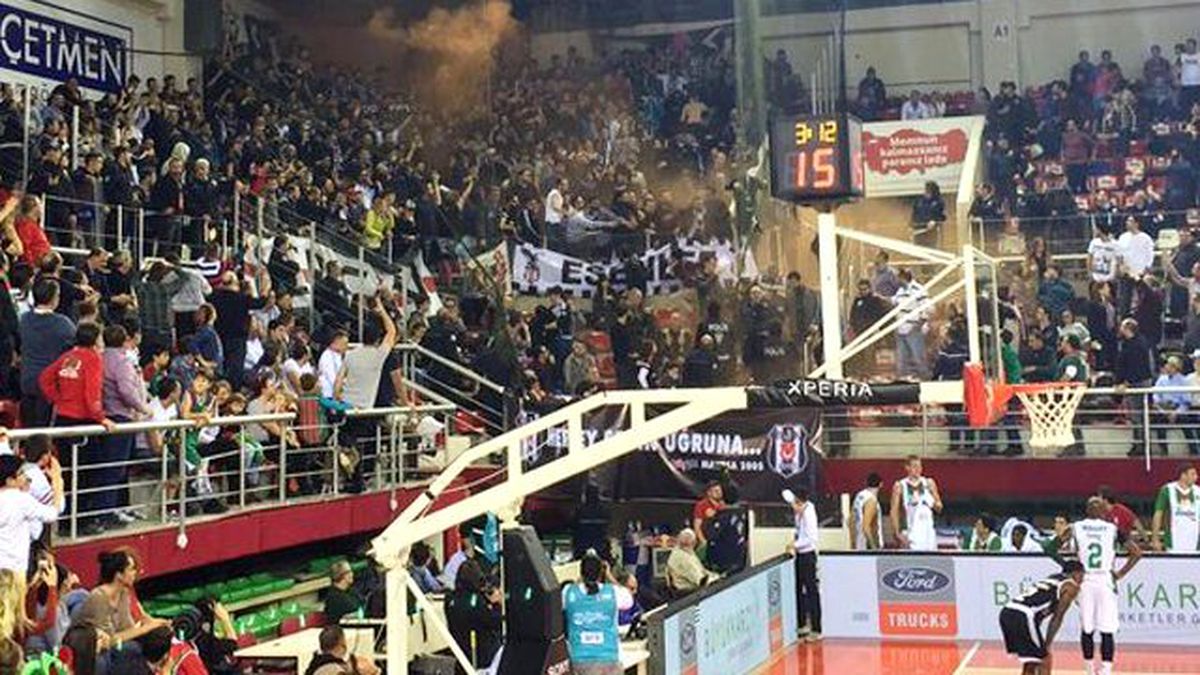 Pınar Karşıyaka - Beşiktaş Sompo Japan Maçında Olay Çıktı