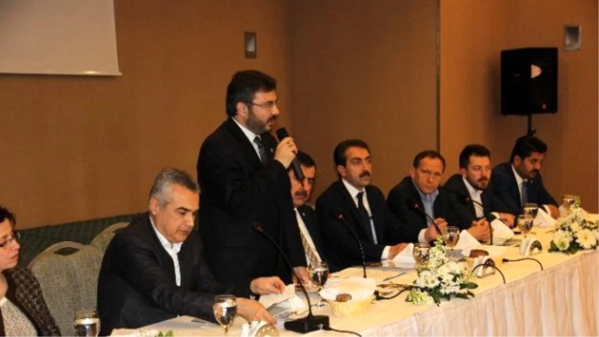 AK Parti Kuşadası\'nda İstişare Toplantısı Yaptı