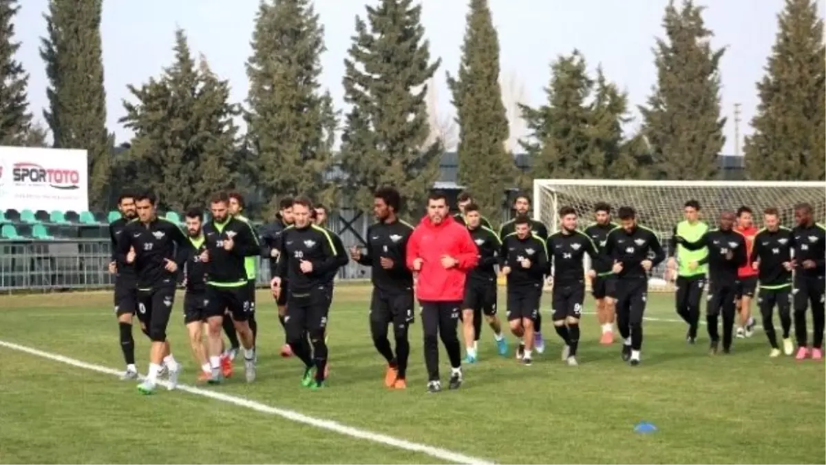 Akhisar Belediyespor\'un Trabzon Kafilesi Belli Oldu