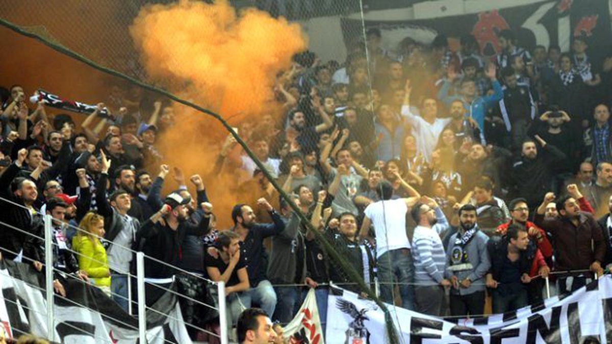 Beşiktaş Maçında Olay!
