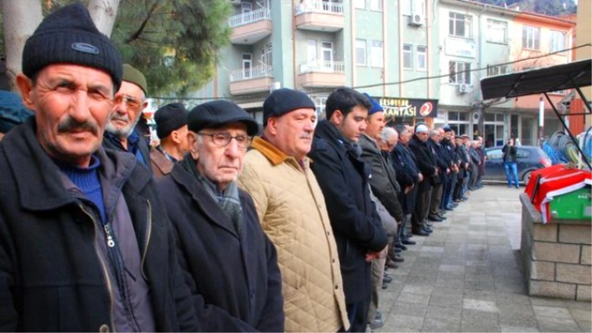 CHP Eski Çorum Milletvekili Parlar Son Yolculuğuna Uğurlandı