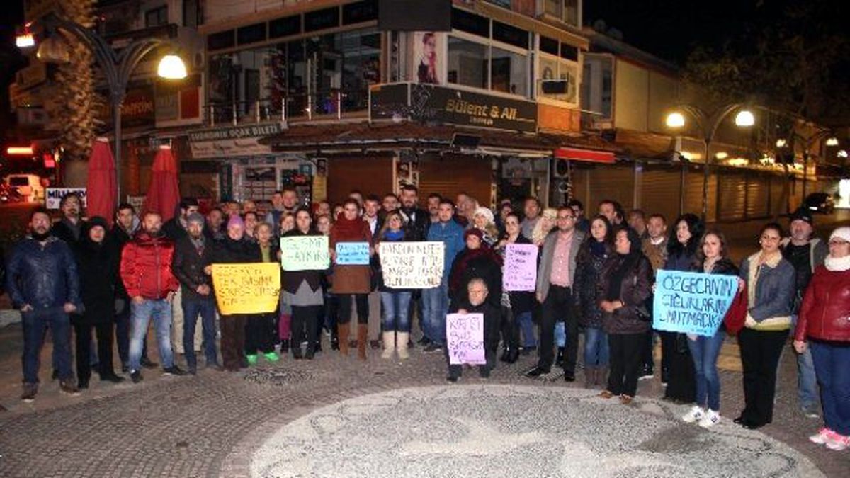 CHP\'li Gençler, Bağdat Caddesi\'ndeki Tecavüz Olayını Protesto Etti