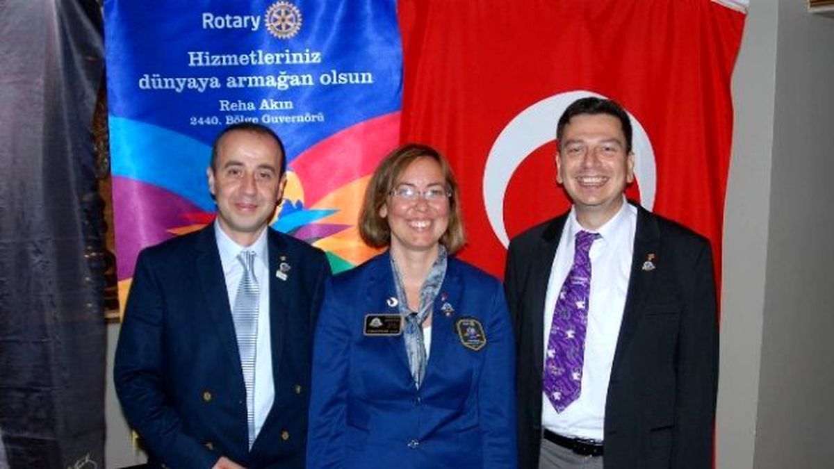 E-kulüpler Hizmette Sınır Tanımıyor