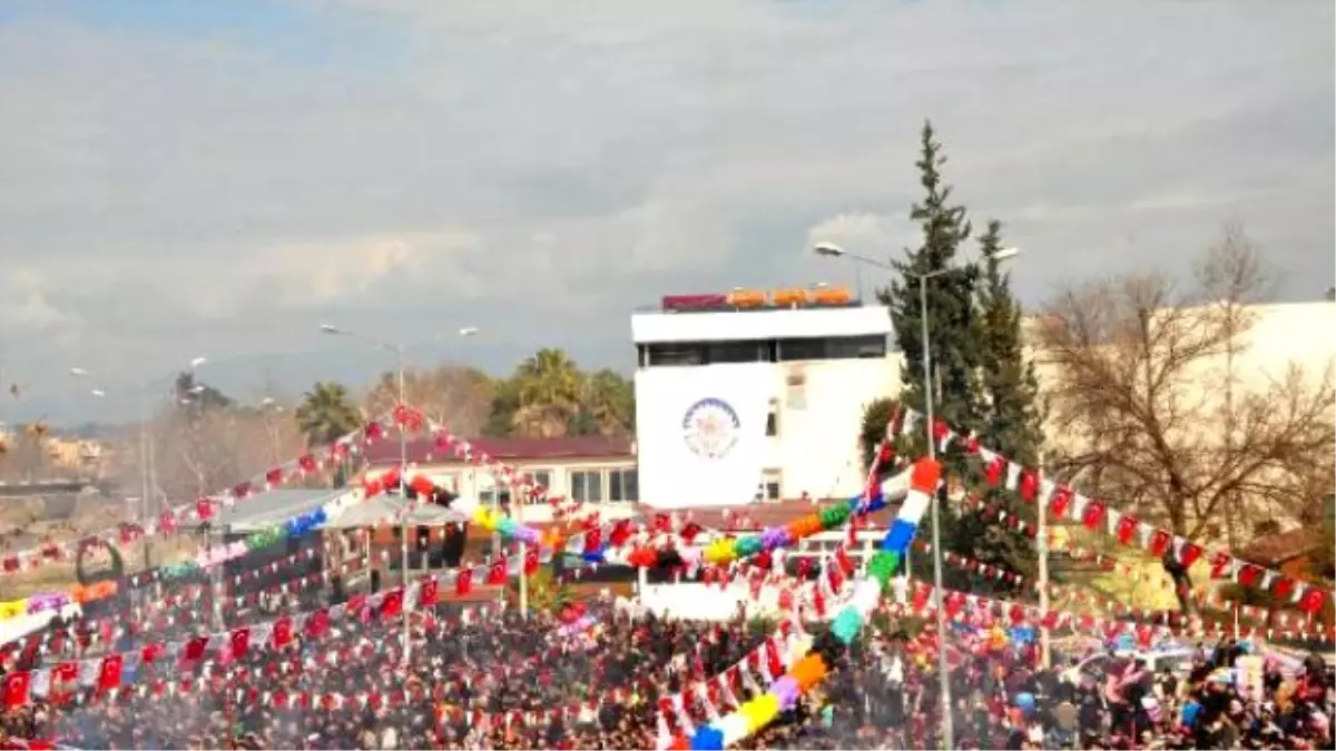 Festivalde 25 Bin Kişiye Sucuk Ekmek Dağıtıldı