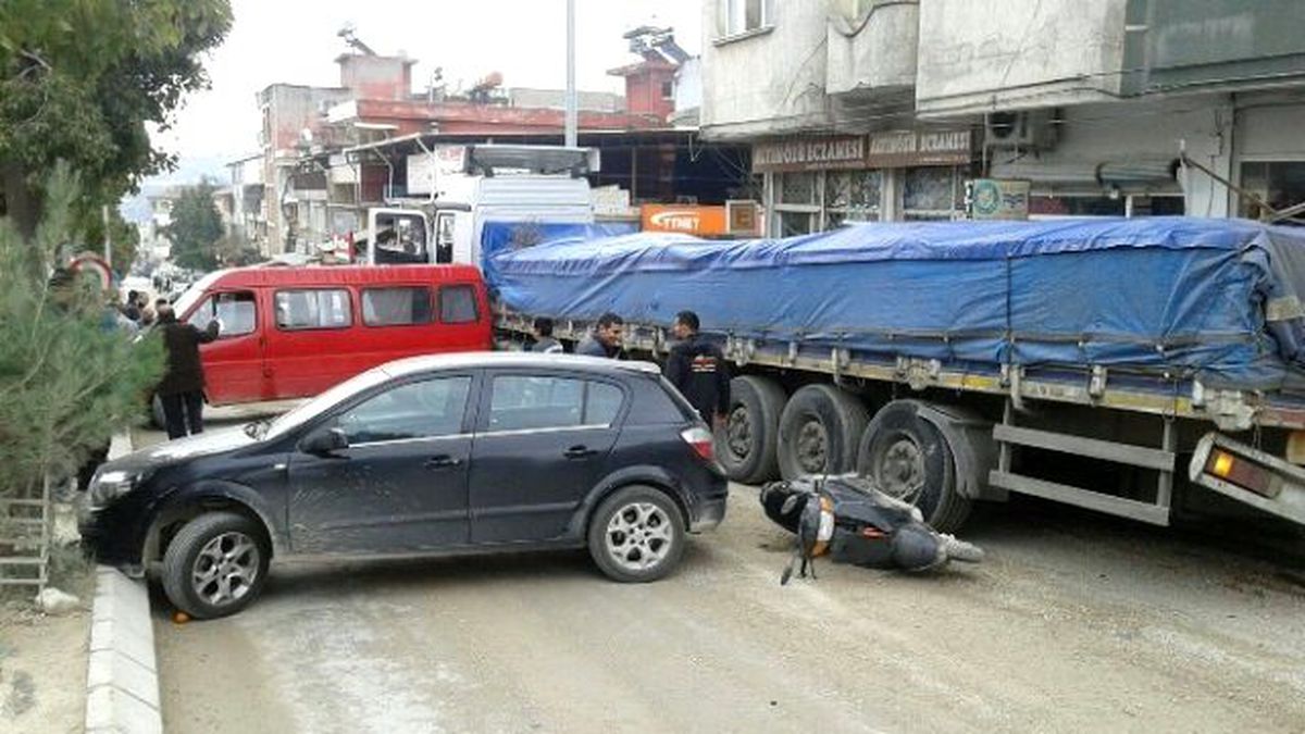 Freni Patlayan Tır Dehşet Saçtı