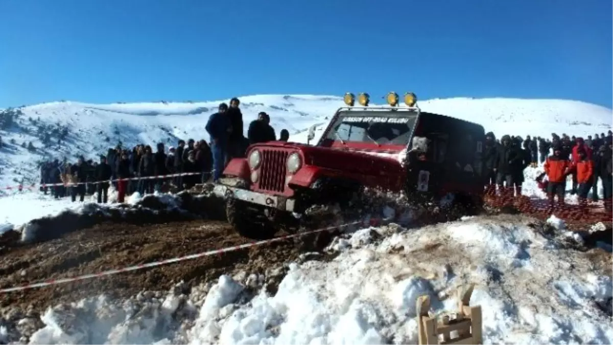 Kar Üstünde Off-road Nefes Kesti