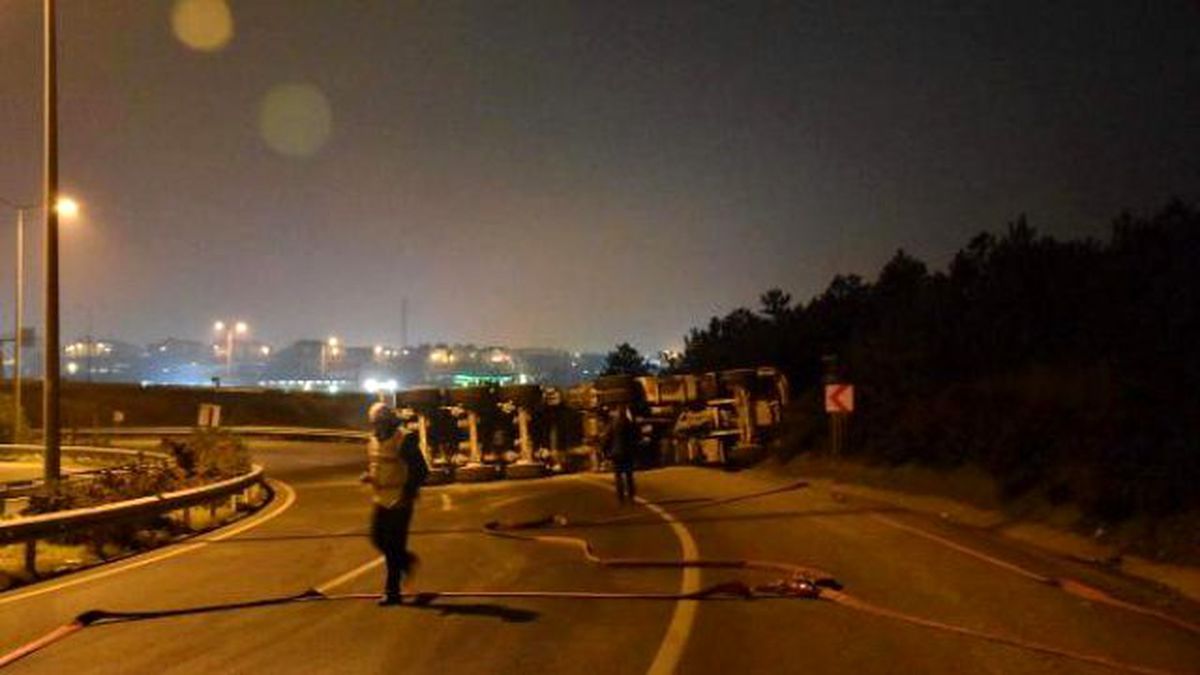 Lpg Yüklü Tanker Devrildi