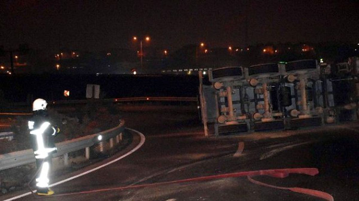 Lpg Yüklü Tanker Devrildi, Faciadan Dönüldü