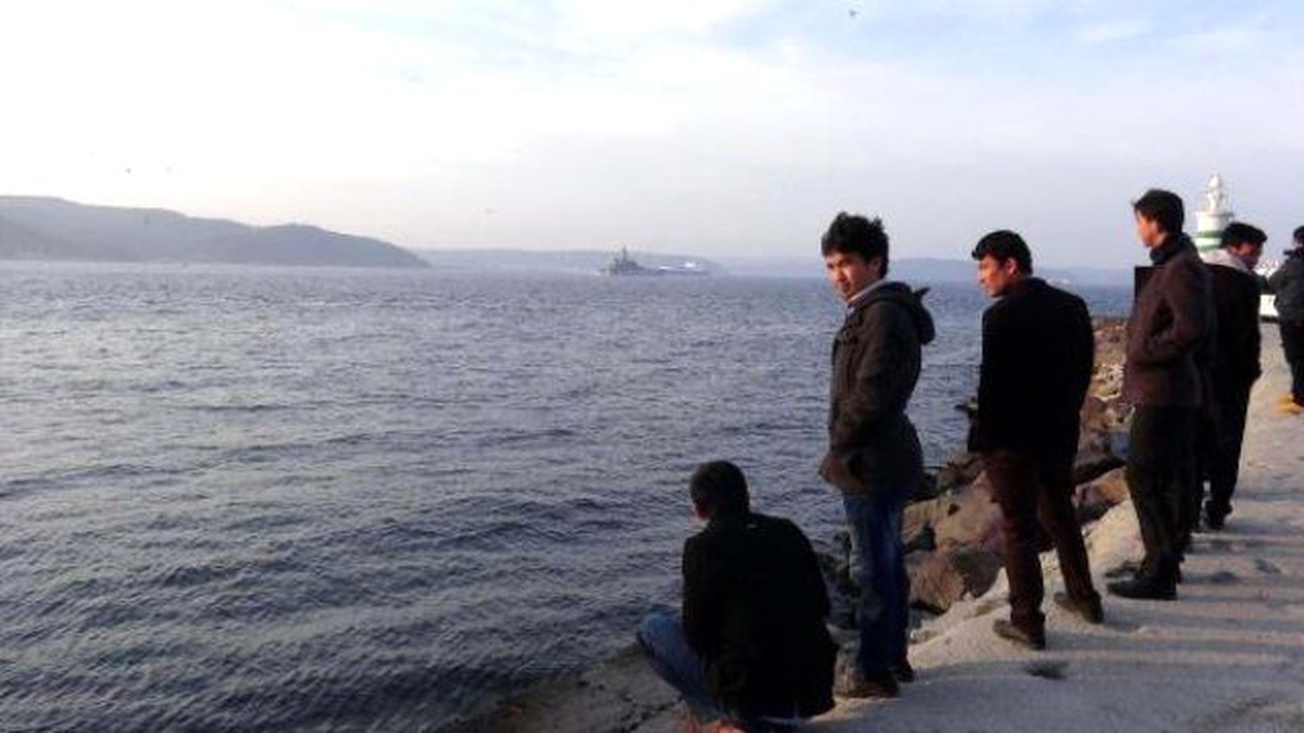 Rus Savaş Gemileri Peşpeşe Çanakkale Boğazı\'ndan Geçti