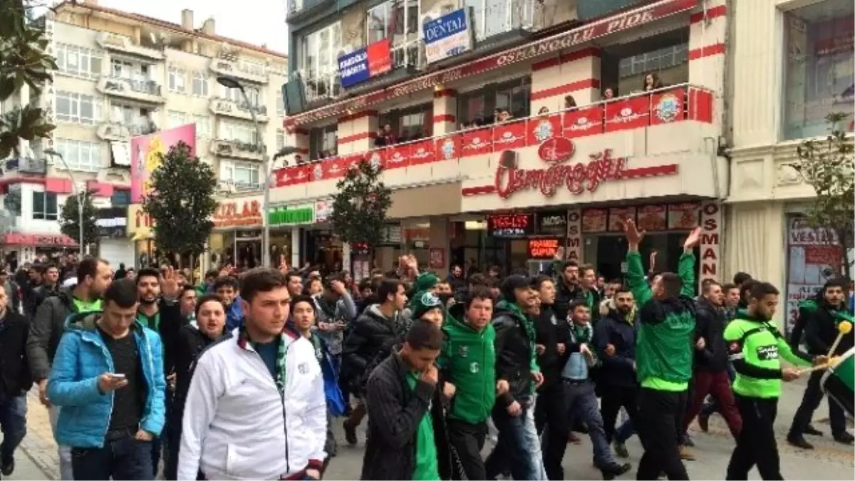 Tatangalardan Maç Öncesi Destek Yürüyüşü