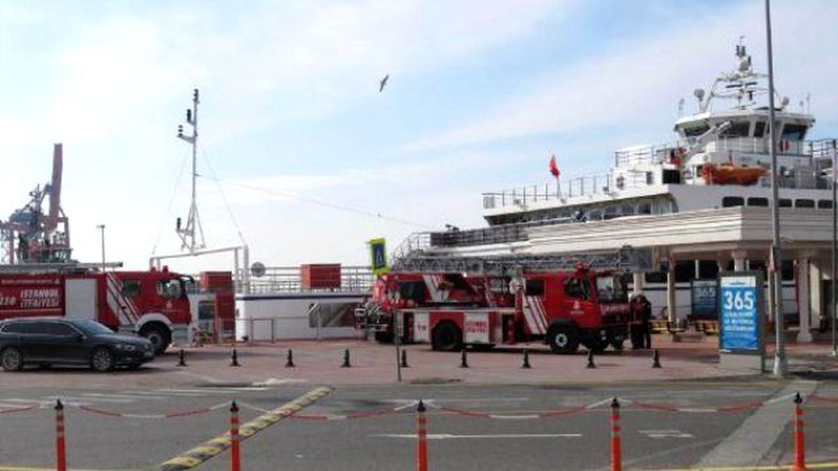 Arabalı Vapur İskelesinde Yangın Alarmı