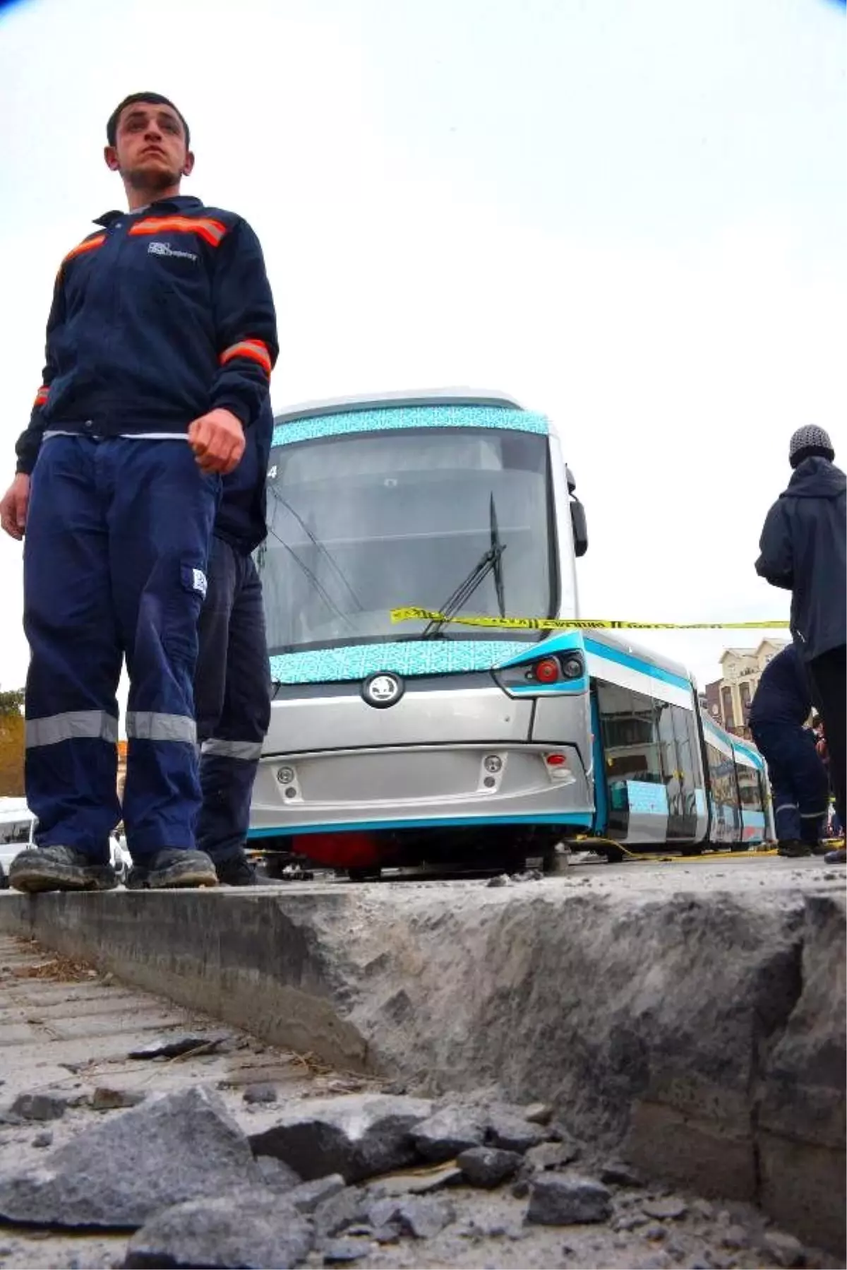 Konya\'da Tramvay Raydan Çıktı