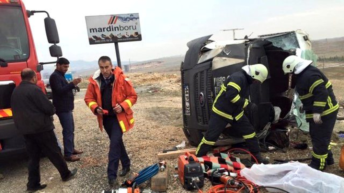 Mardin\'de Trafik Kazası: 1 Ölü, 1 Yaralı