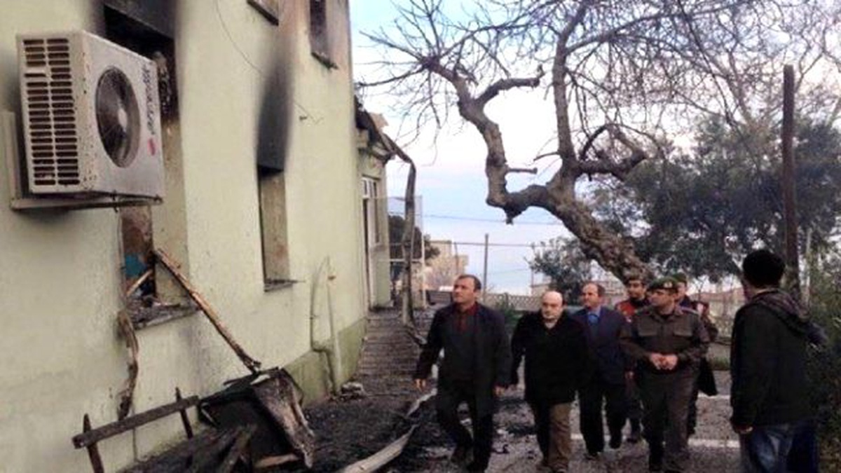 60 Yıllık Cami Elektrik Kontağından Çıkan Yangında Kül Oldu
