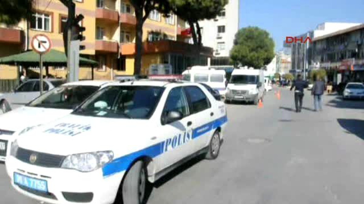 Aydın Otogarda \'Canlı Bomba\' Düzeneği ve Silahlarla Yakalandılar
