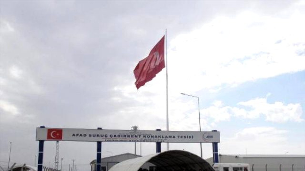 Bayırbucak\'tan Gelen 800 Türkmen ve Arap, Suruç\'taki Kampa Yerleştirildi