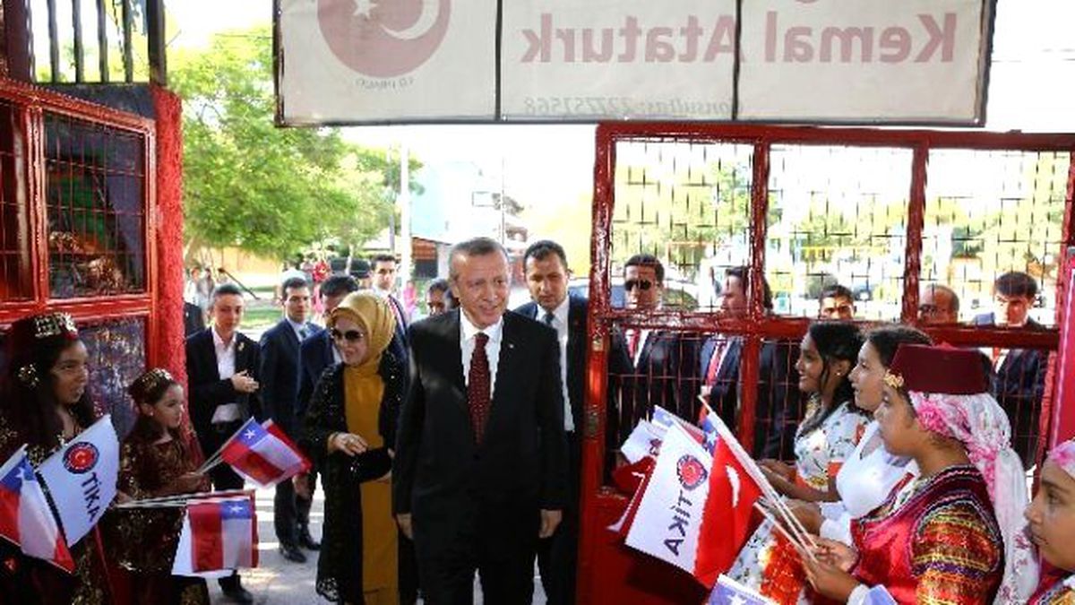 Cumhurbaşkanı'ndan Şili'deki Mustafa Kemal Atatürk İlkokulu'na Ziyaret