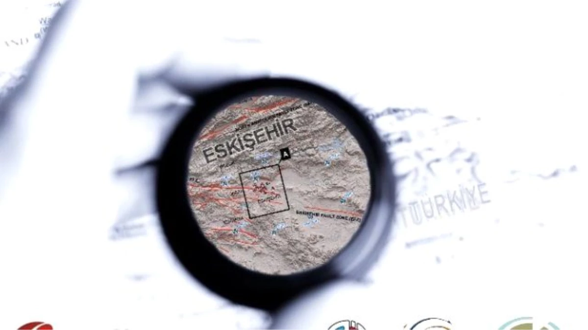 Eskişehir\'deki Deprem Tehlikesi ve Karşılaşılabilecek Sorunlar Tartışıldı