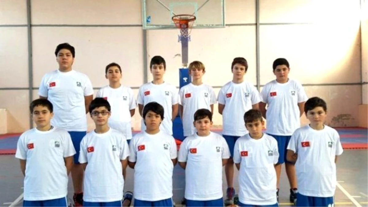 Foça\'nın Küçük Basketbolcuları İlk Sınavına Çıkıyor