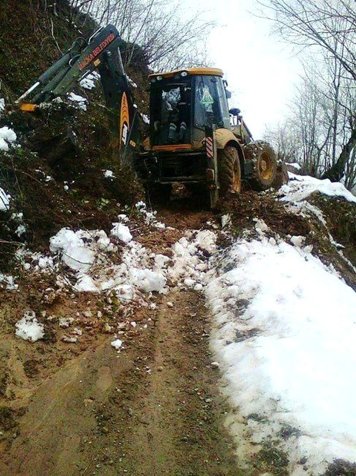 Heyelan Sonuçu Kapanan Yollar Ulaşıma Açıldı