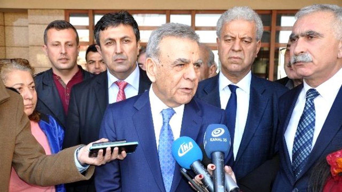 İzmir Büyükşehir Belediyesi Davasına Erteleme