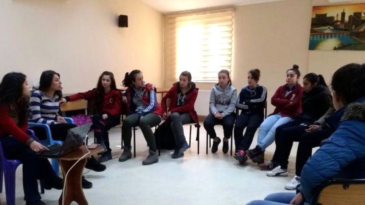 Kadın Sporculara Toplumsal Cinsiyet Eğitimi