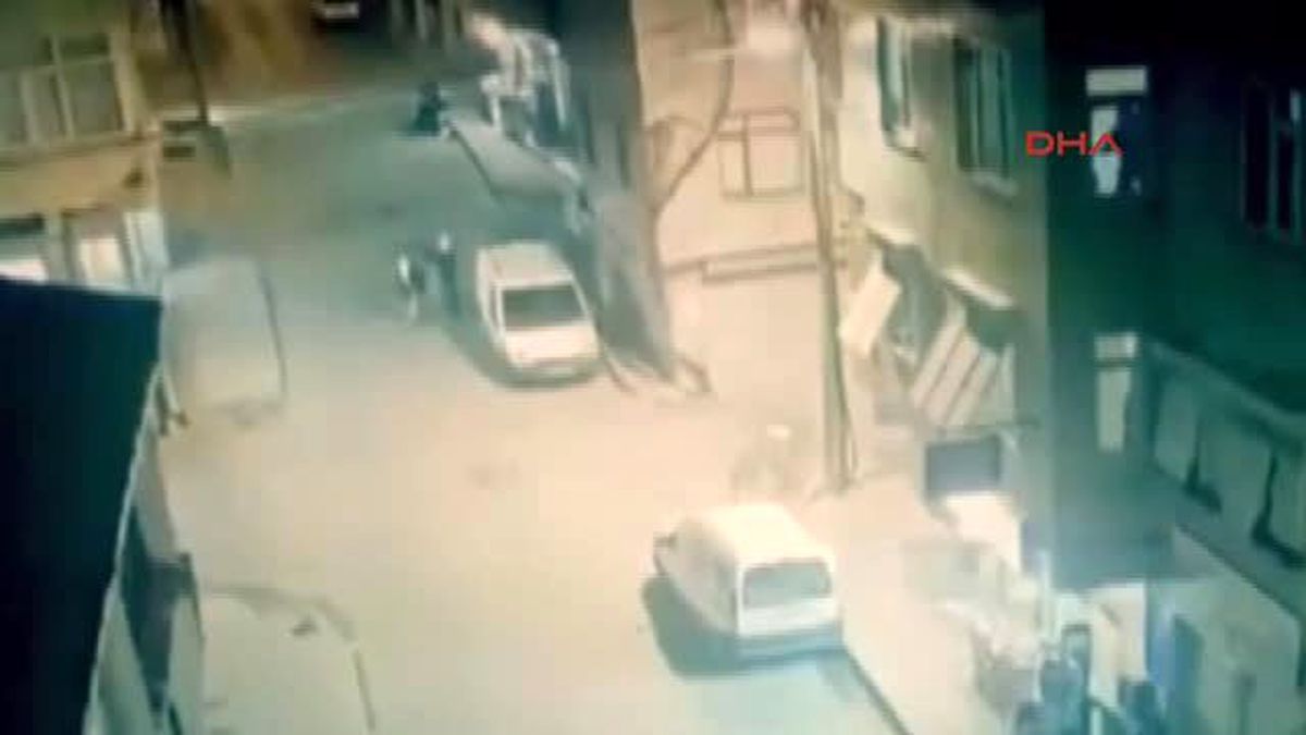 Kanarya Mahallesi'nde Kahvehaneye Silahlı Saldırı Kamerada