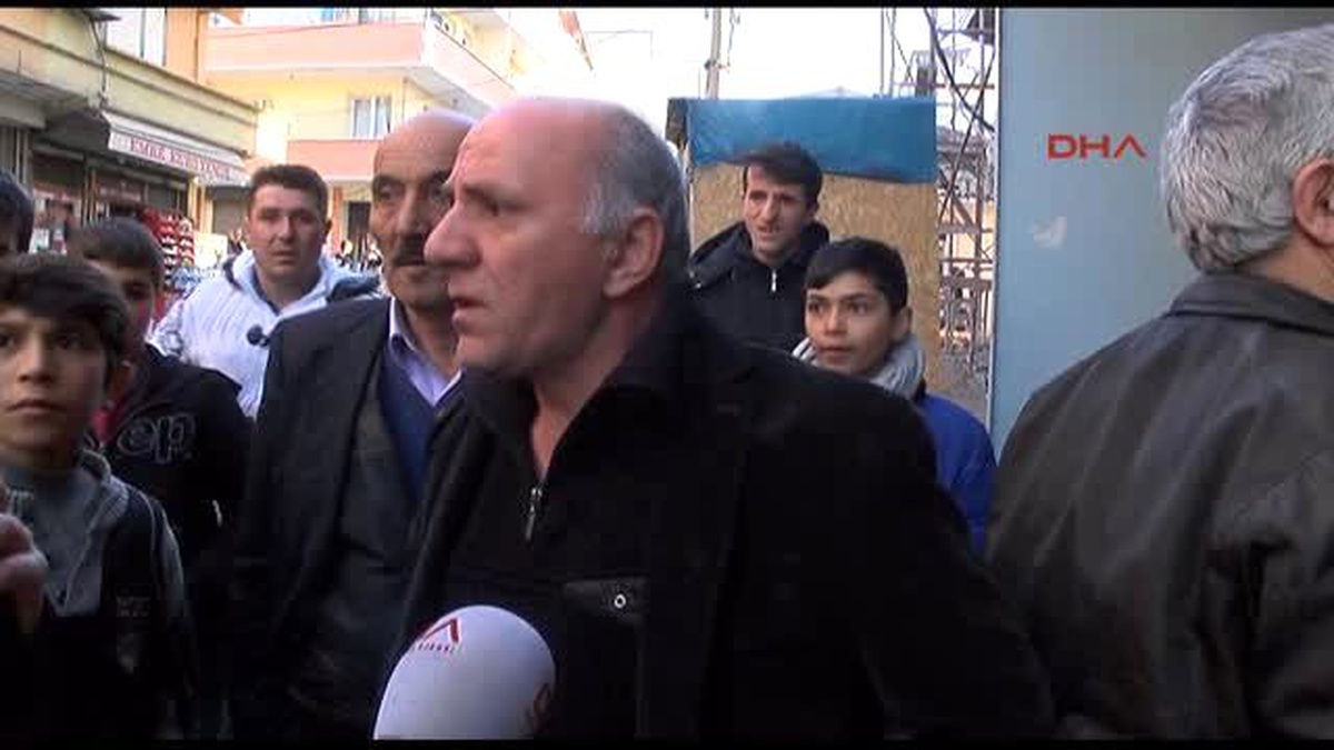 Kanarya Mahallesi\'ndeki Kahvehanede Saldırının İzleri