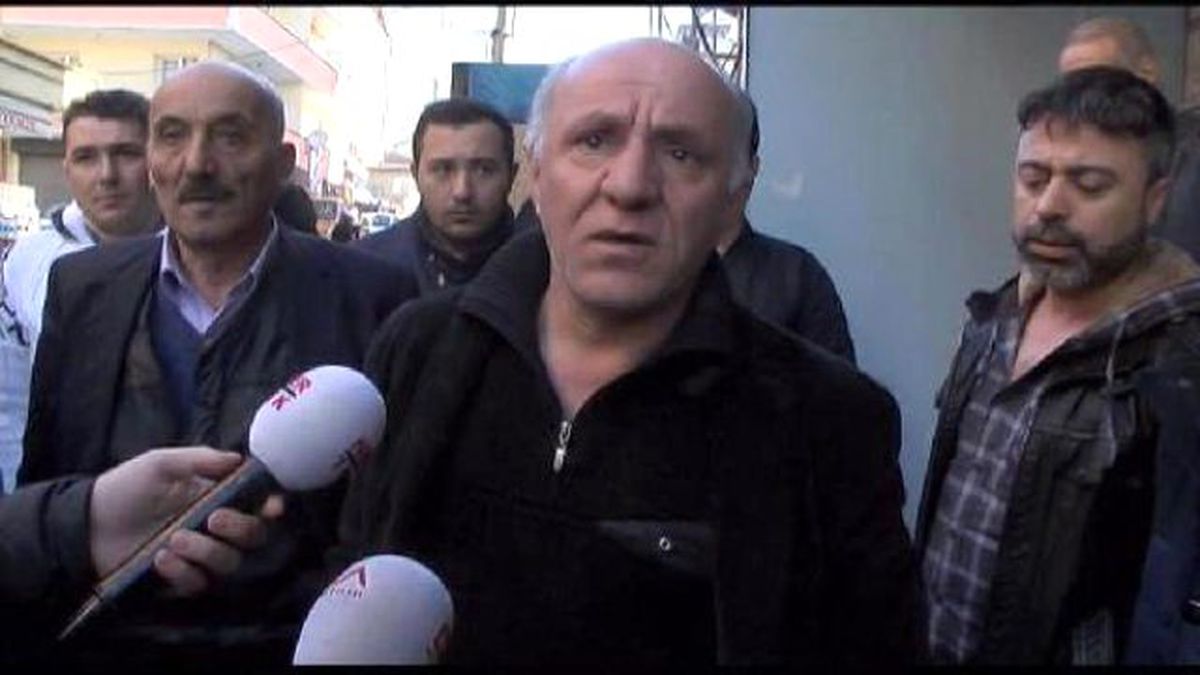 Kanarya Mahallesi\'ndeki Kahvehanede Saldırının İzleri