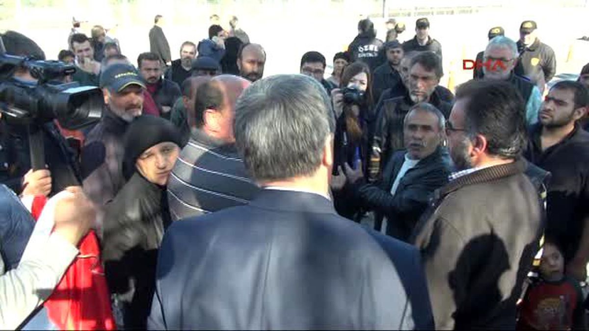 Kocaeli Yerlerinden Olan Pazarcılar Belediyeye Tepki Gösterdi